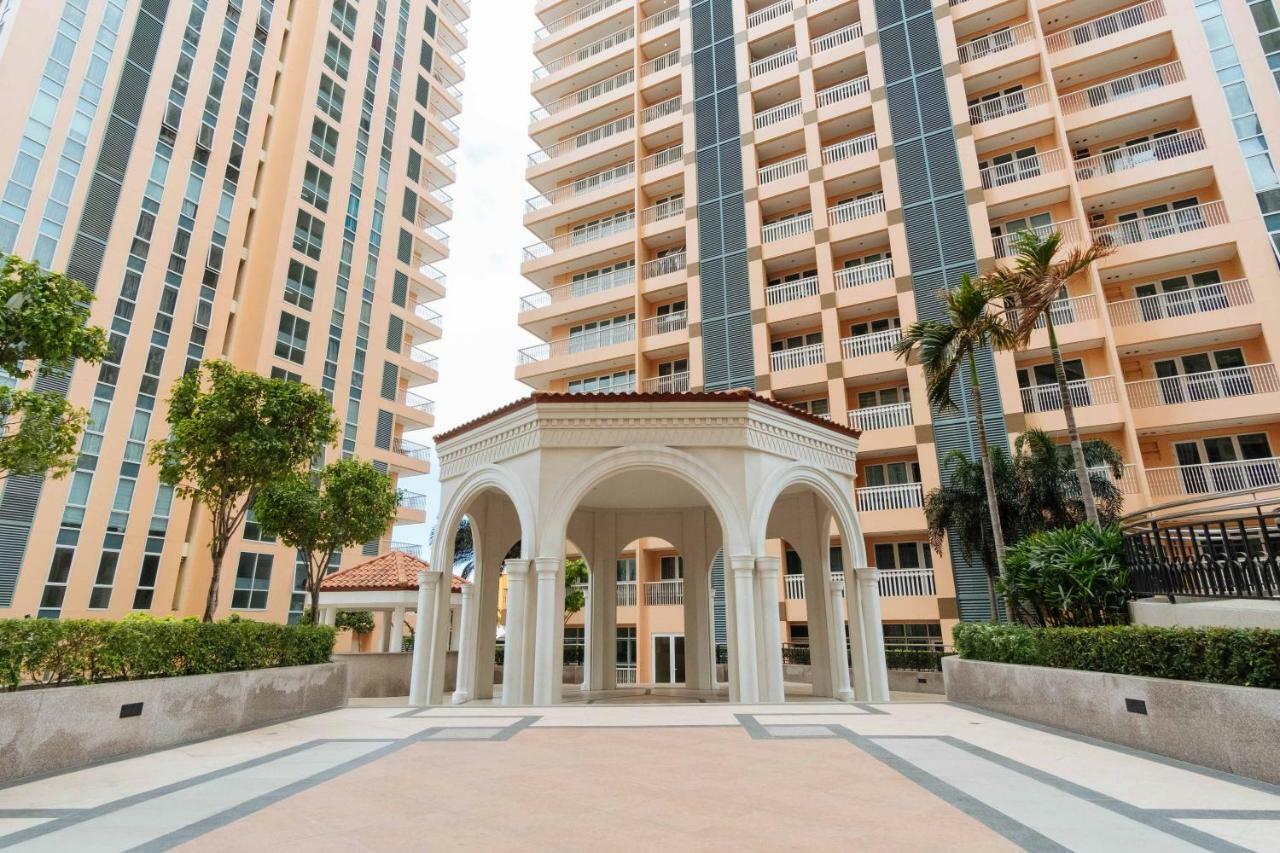 Reddoorz Premium @ Venice Luxury Bgc 2 Makati City Eksteriør bilde
