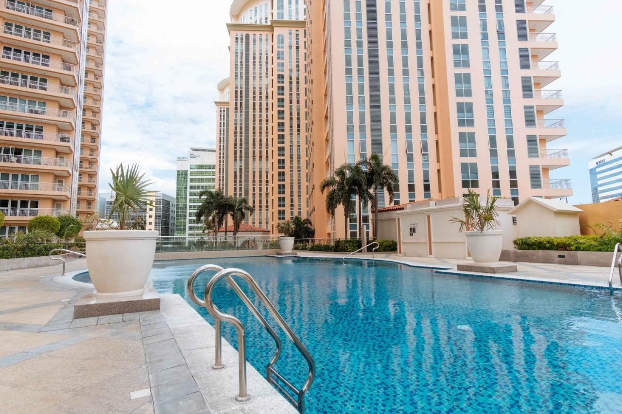 Reddoorz Premium @ Venice Luxury Bgc 2 Makati City Eksteriør bilde